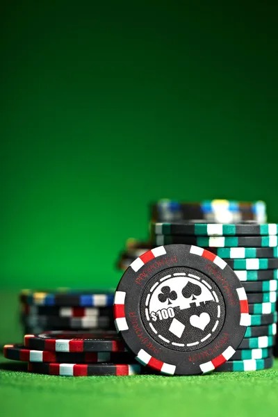 duatoto slot platform showing live dealer tables and sportsbook markets on mobile